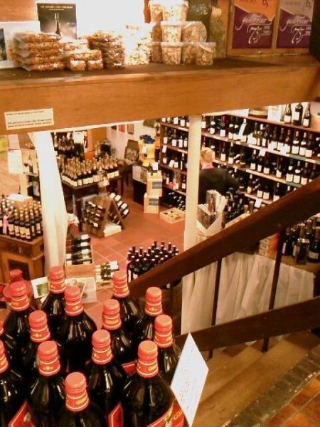 Delicatessenwinkel Van den Berg in Emmen 1