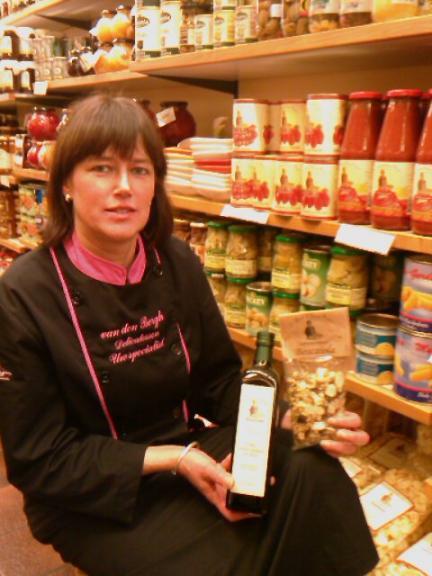 Delicatessenwinkel Van den Berg in Emmen 2